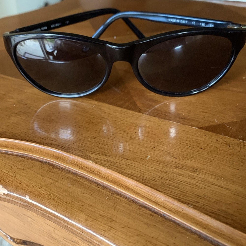 MICHAEL KORS SUNGLASSES (Vintage) Cat Eye style. No case